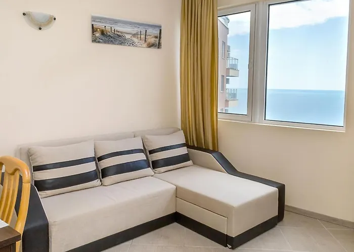 아파트 Cozy Retreat With Sea View & Balcony I Nikea Park By Flat Mаnager 바르나