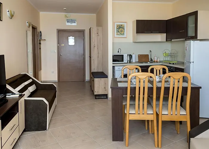 Cozy Retreat With Sea View & Balcony I Nikea Park By Flat Mаnager 아파트 바르나